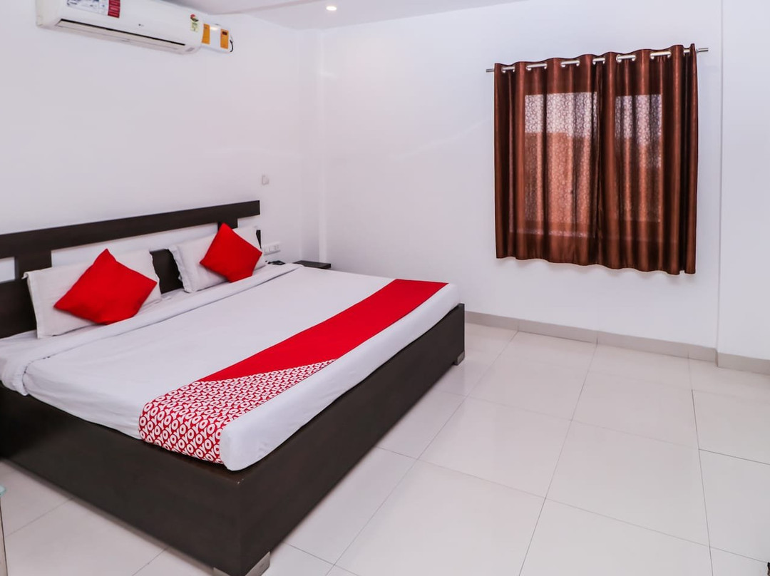 Hotel Divine Residency主图