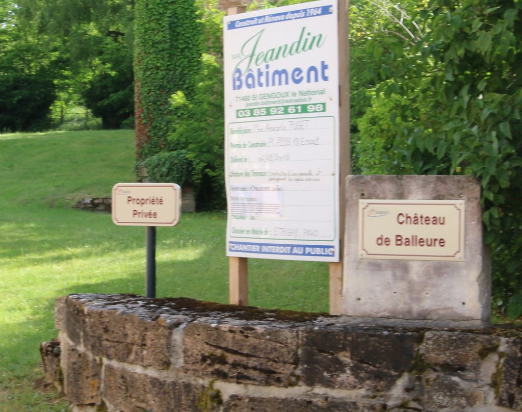 Château De Balleure主图