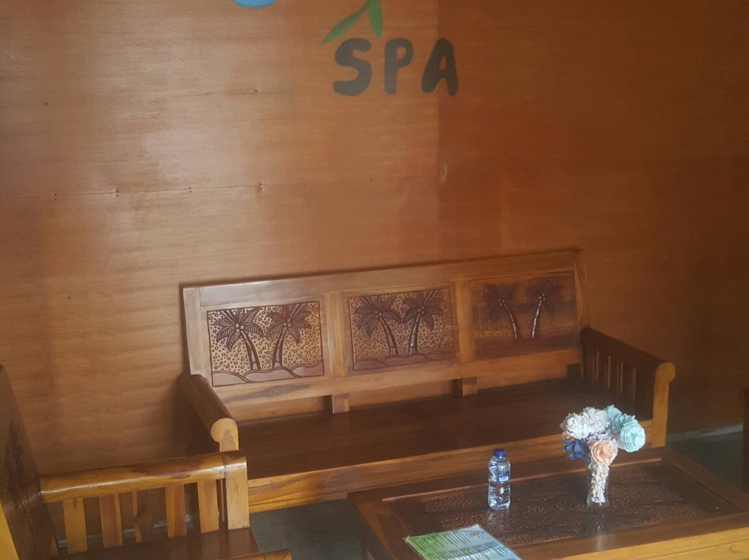 Cempaka Spa Beach Warung景点图片