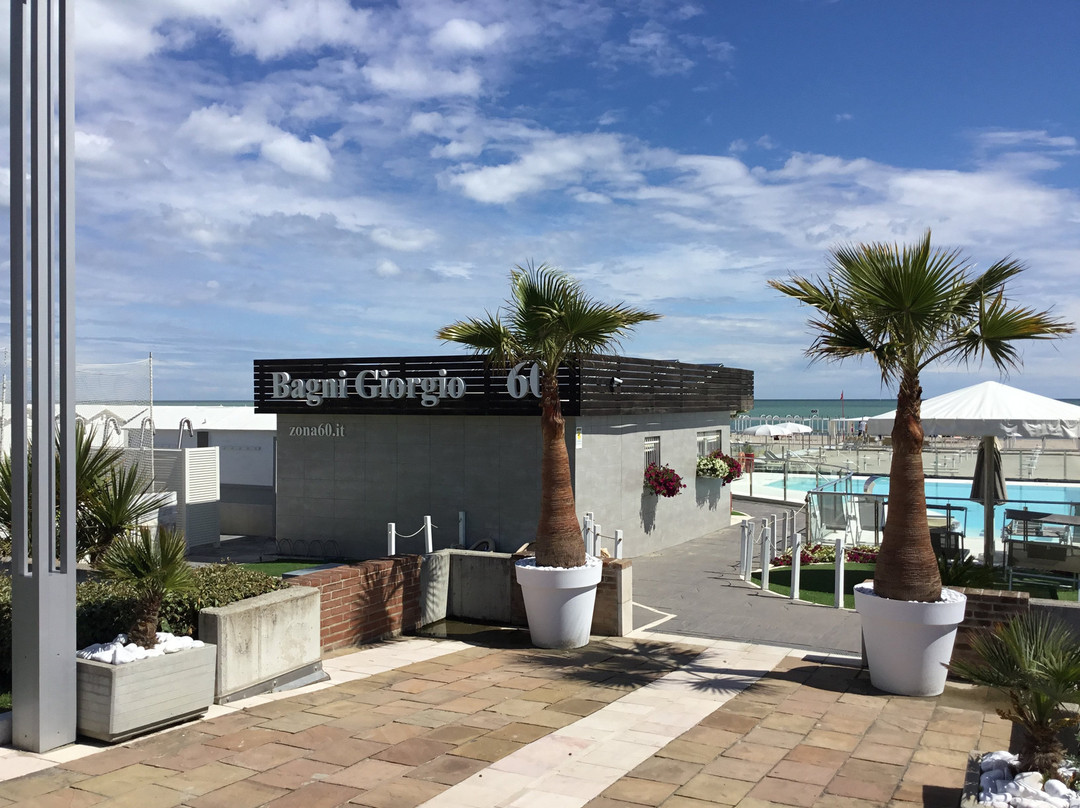 Spiaggia 60 Riccione - Bagni Giorgio-里乔内必去景点