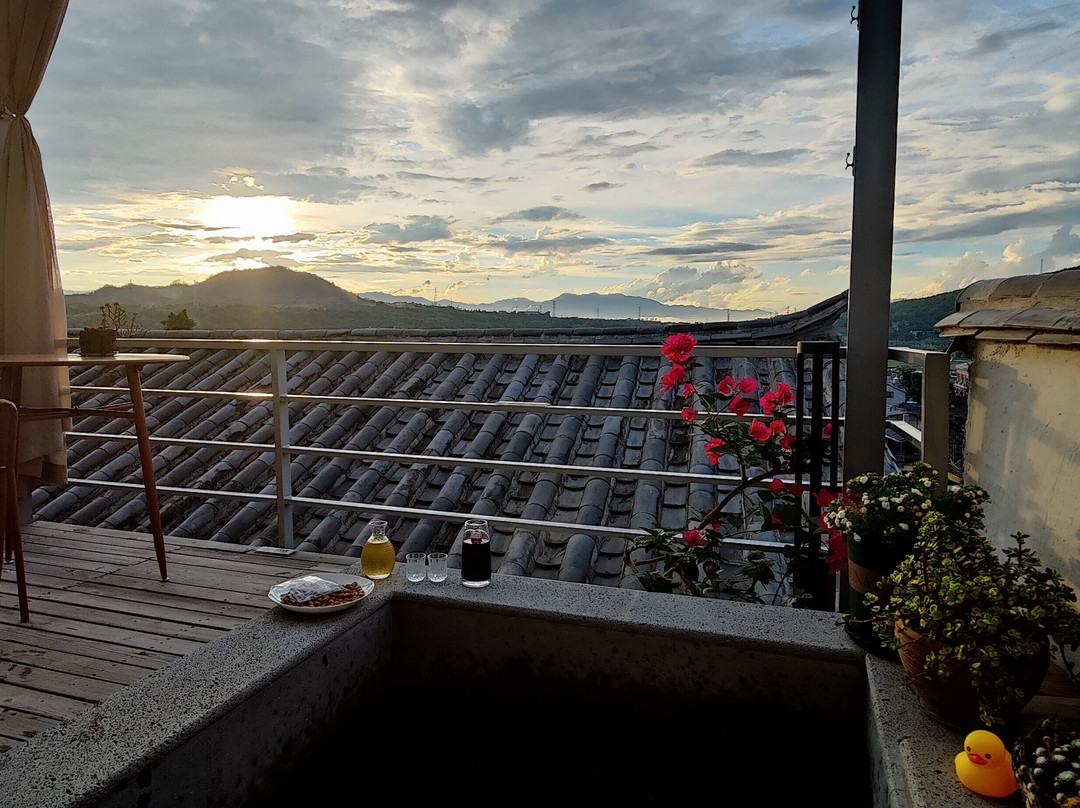 心玥素影·全景度假庭院(腾冲和顺古镇店)主图