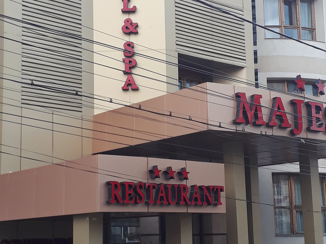 Majestic Hotel & Restaurant主图
