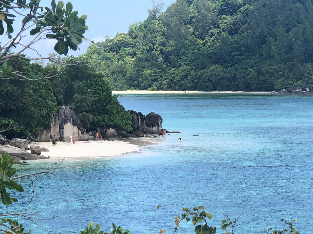 Baie Ternay Marine National Park景点图片