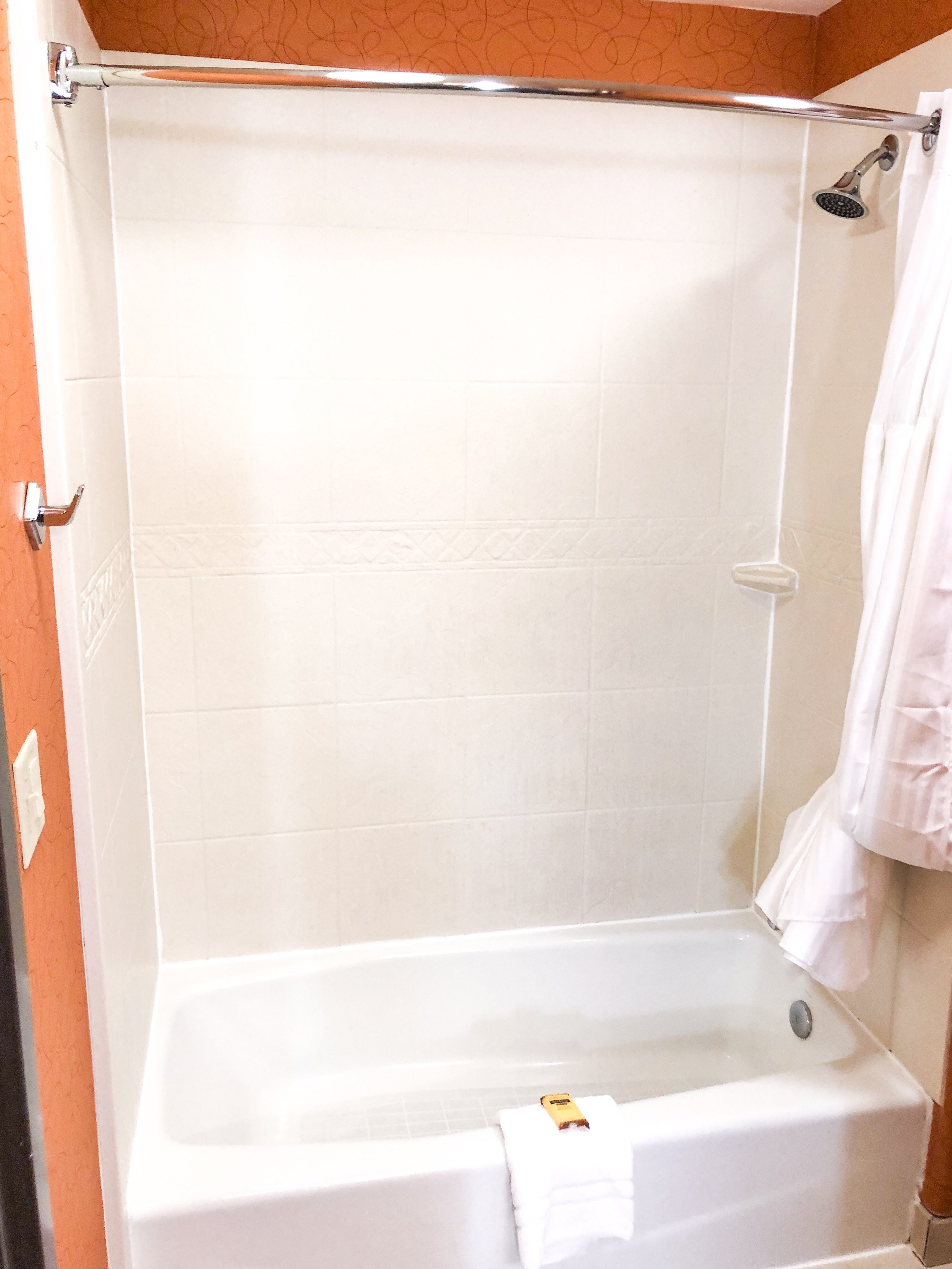 Best Western Plus Fresno Inn-浴室