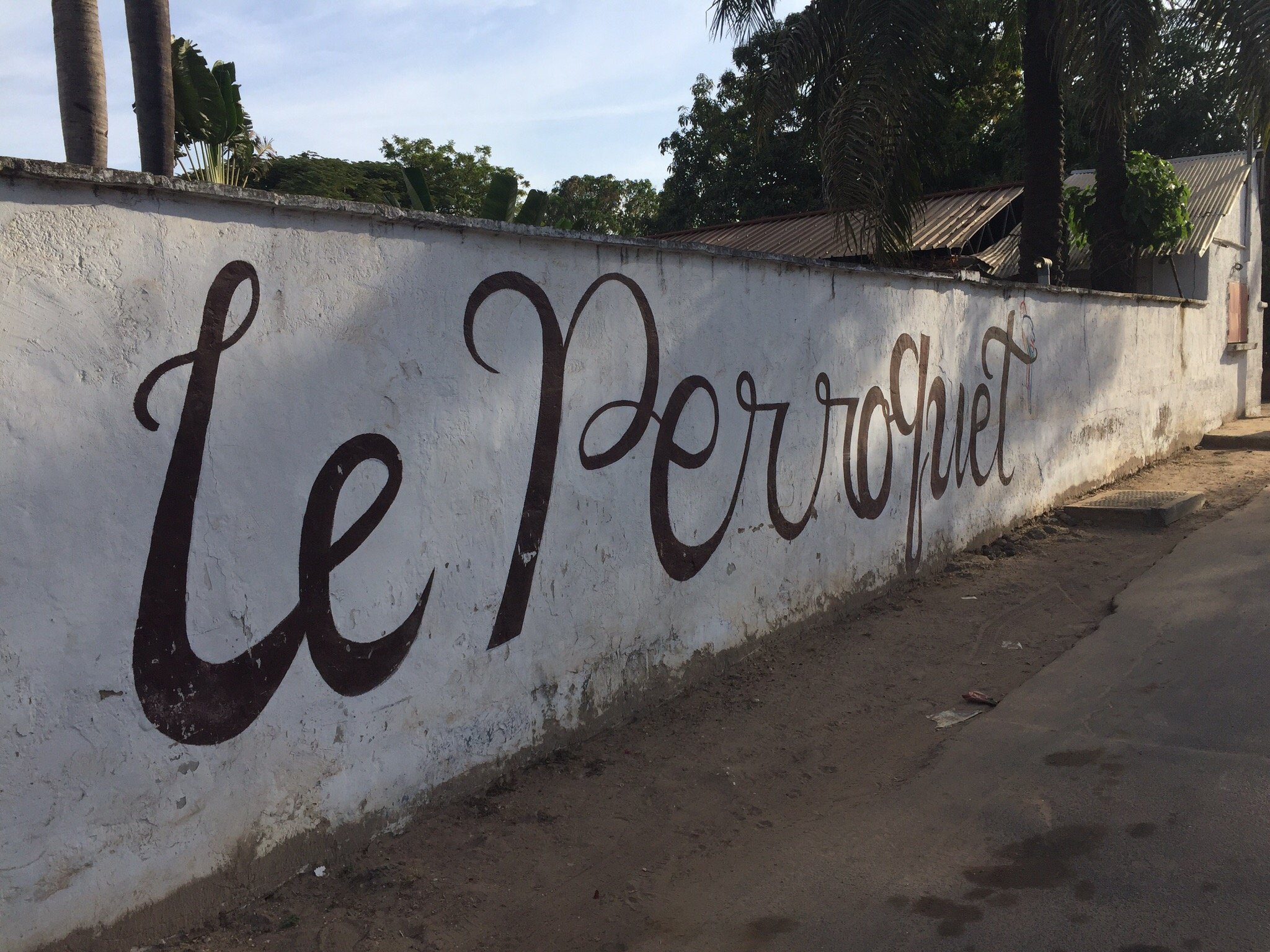 Hôtel le Perroquet-官方