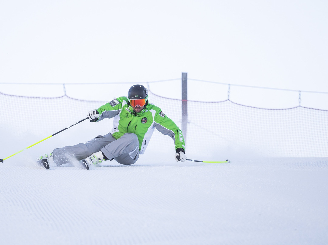 Maestri sci e snowboard Trentino Ski Emotion-平佐洛必去景点