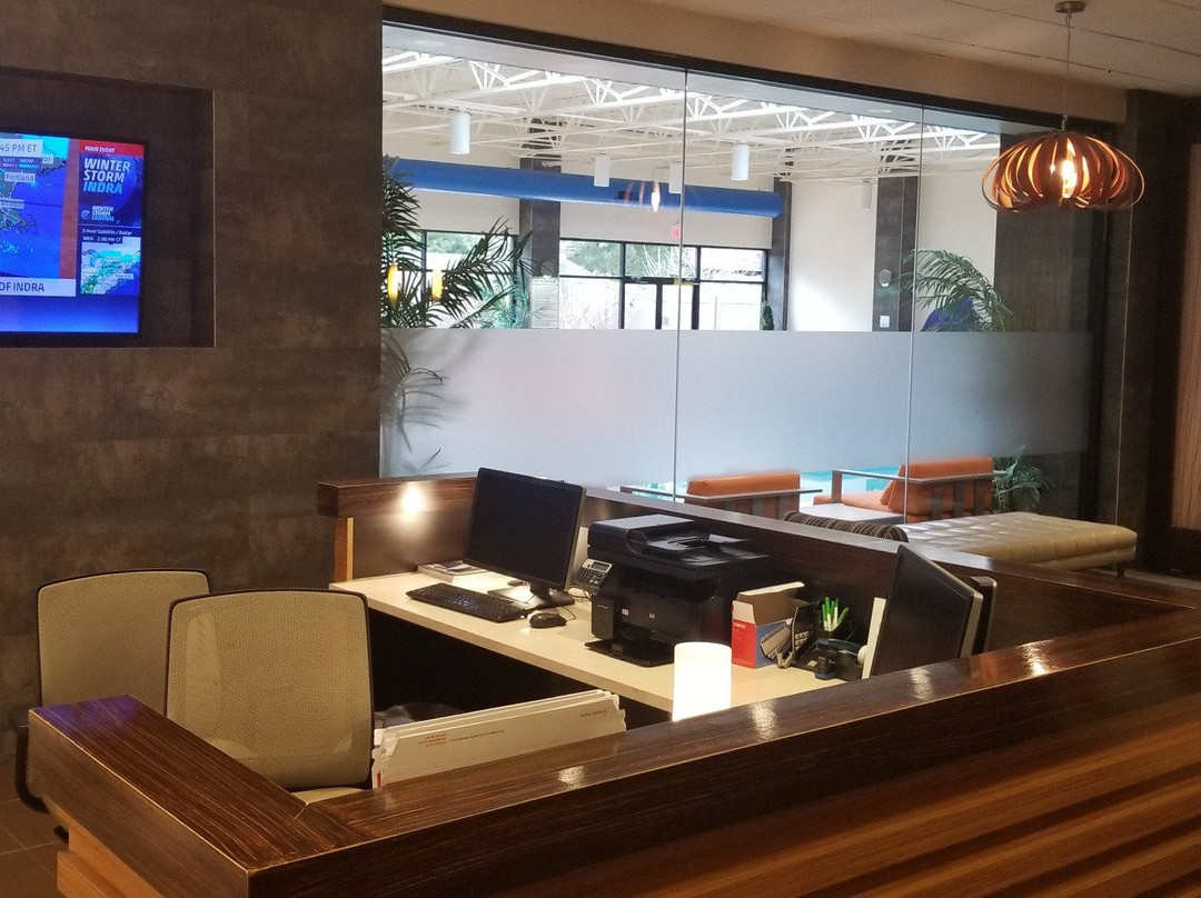 Holiday Inn & Suites Charleston West By IHG主图