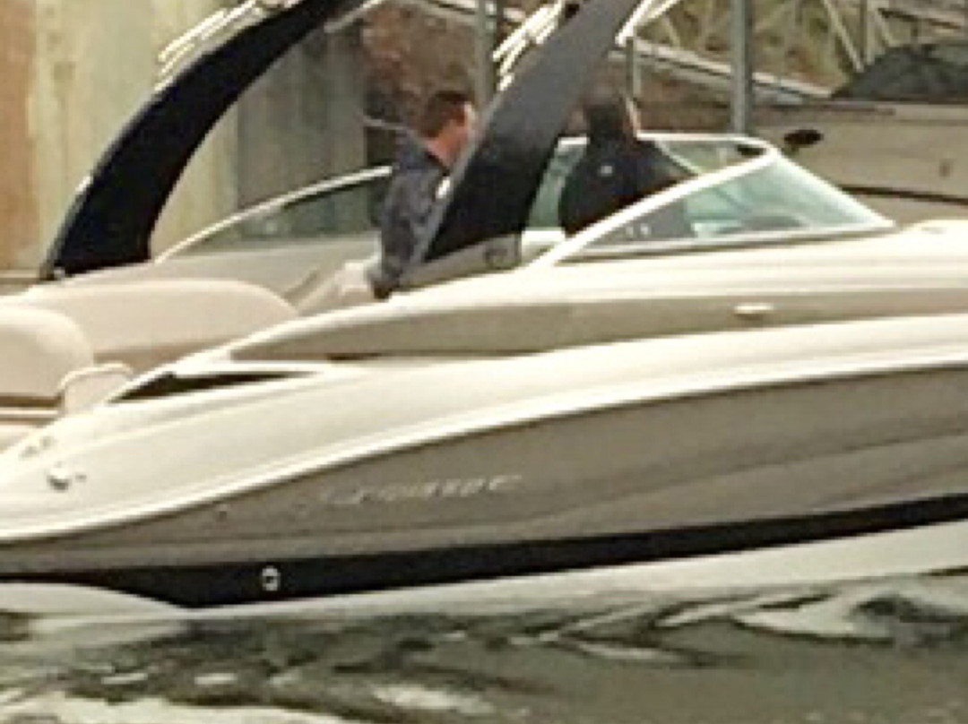 Iguana Watersports景点图片