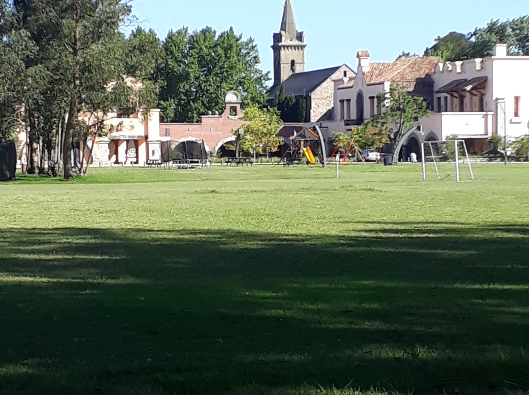 Regency Park Hotel主图