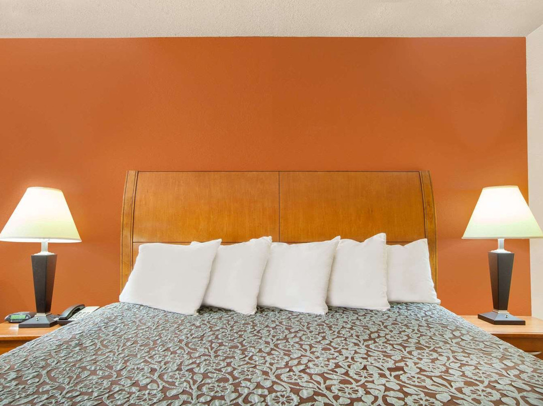 Days Inn by Wyndham Centerville主图