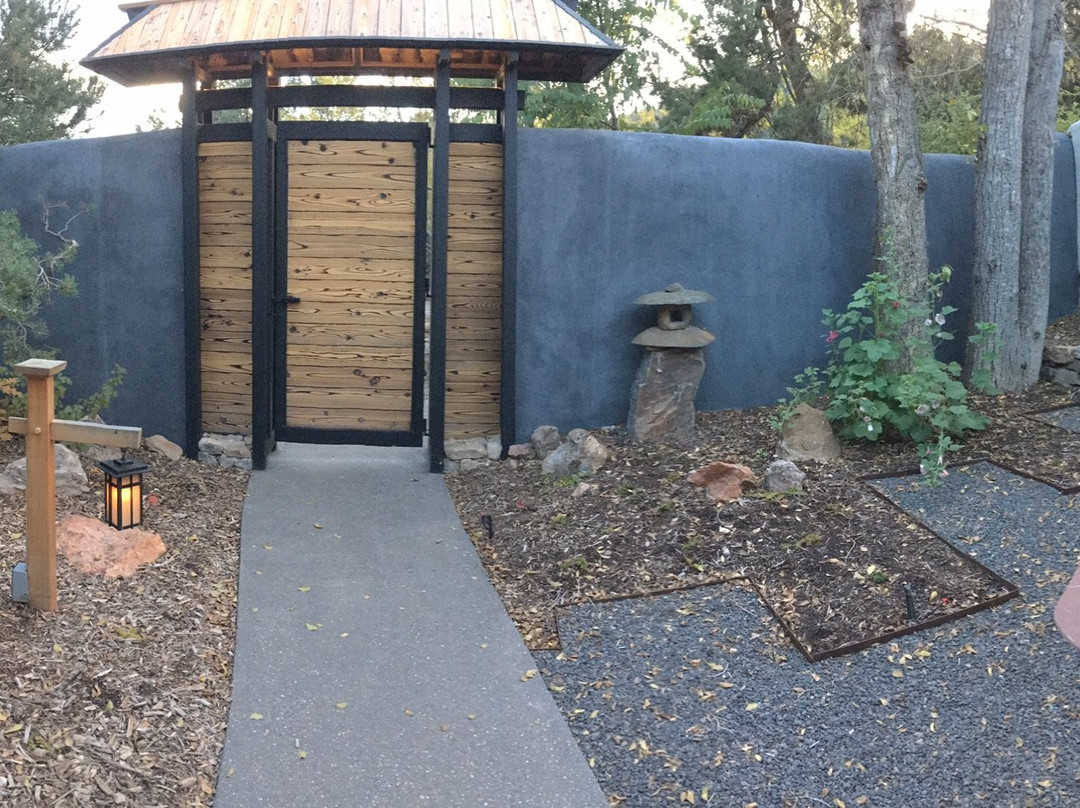 Ten Thousand Waves主图