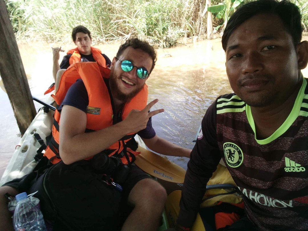 Dolphin Kayaking Adventures景点图片