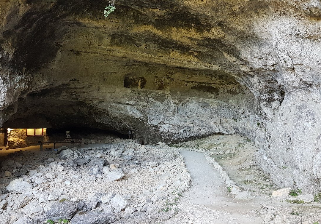 Grotte de la Luire景点图片
