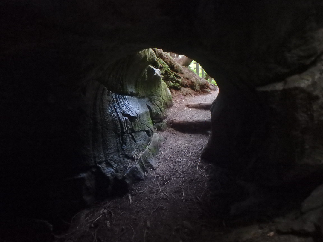 Upana Caves景点图片