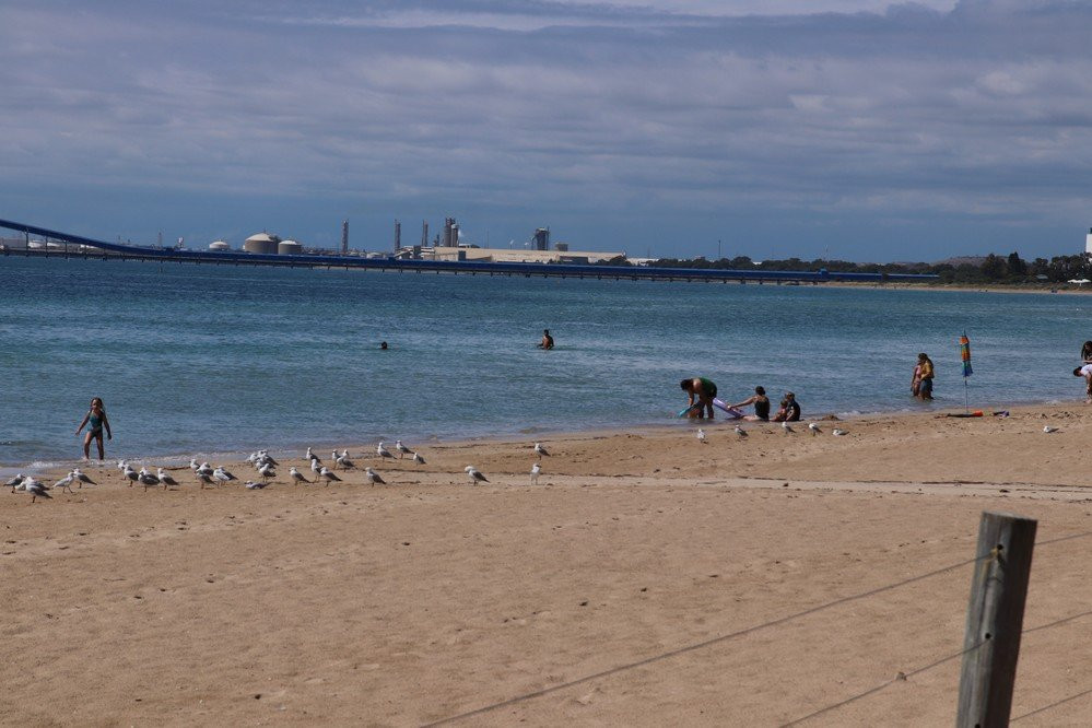 Rockingham Beach景点图片