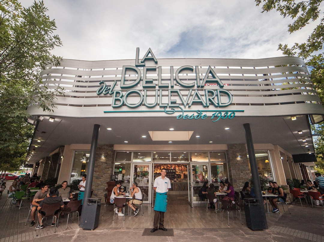圣拉斐尔餐馆和美食-La Delicia Del Boulevard