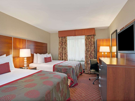 史坦顿岛华美达酒店主图