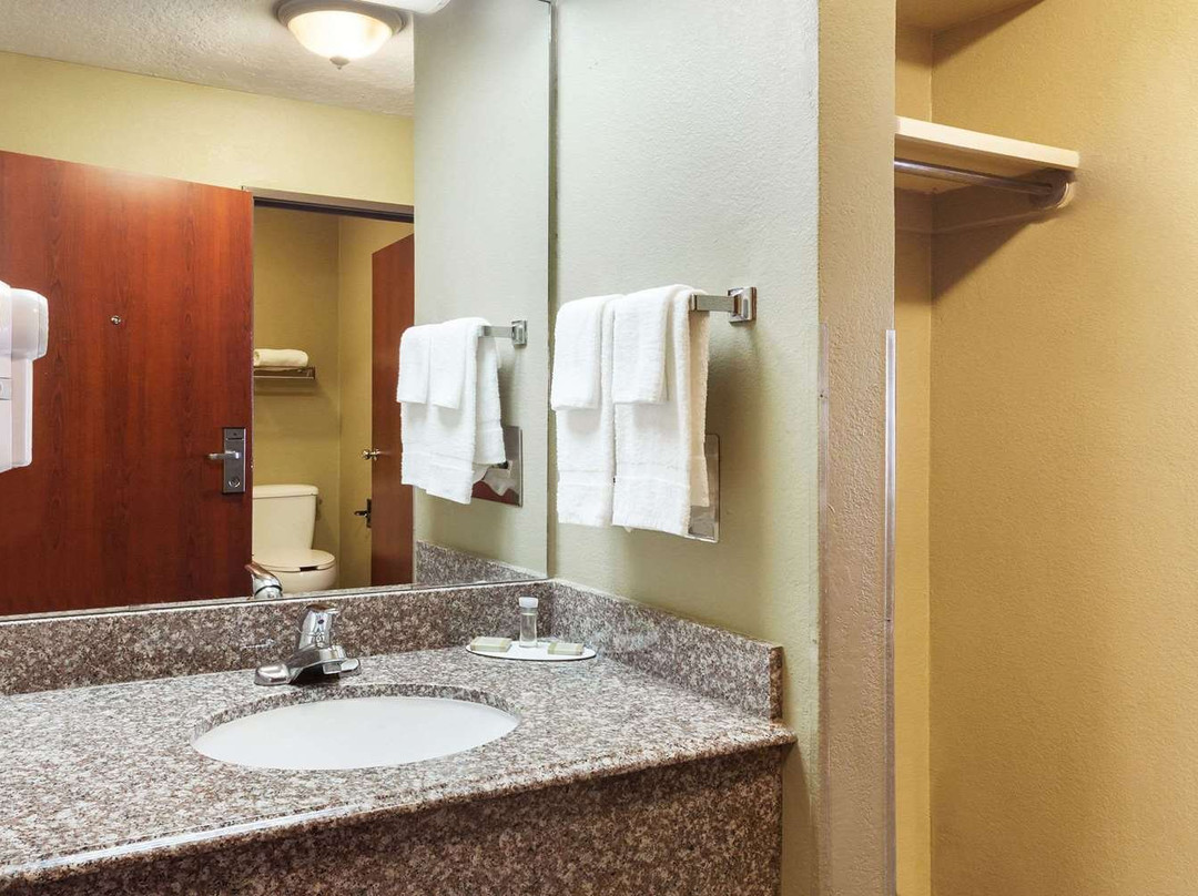 Super 8 by Wyndham Sulphur主图