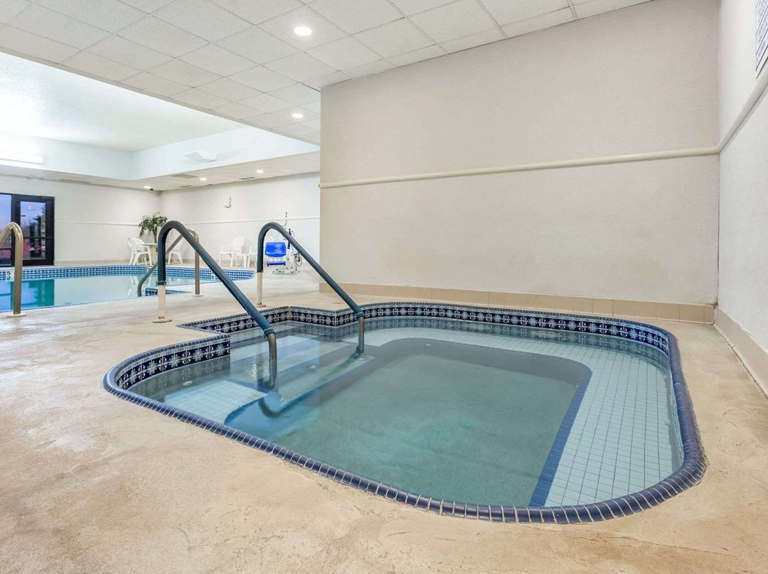 Super 8 by Wyndham Germantown/Milwaukee主图