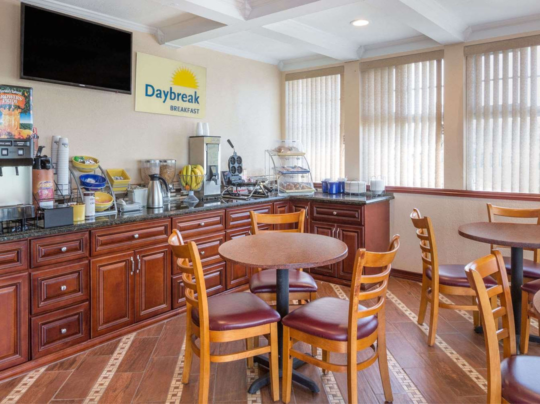 基恩城戴斯酒店主图