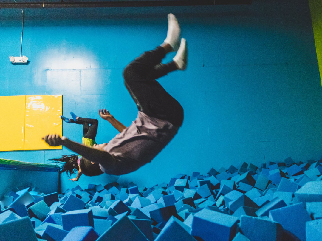 Jumping World - League City-利格城必去景点