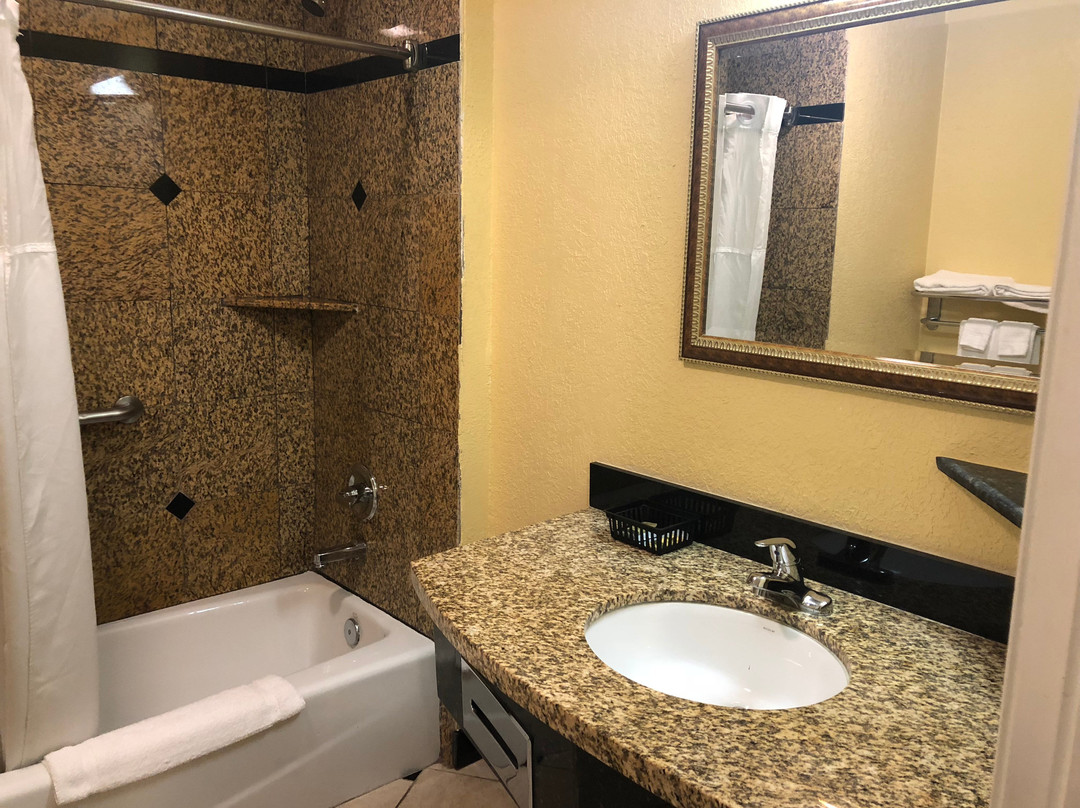 Western Village Inn主图