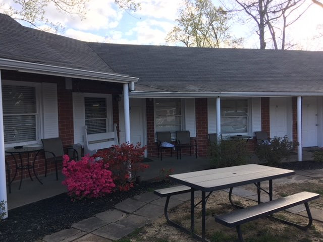 Early American Motel主图