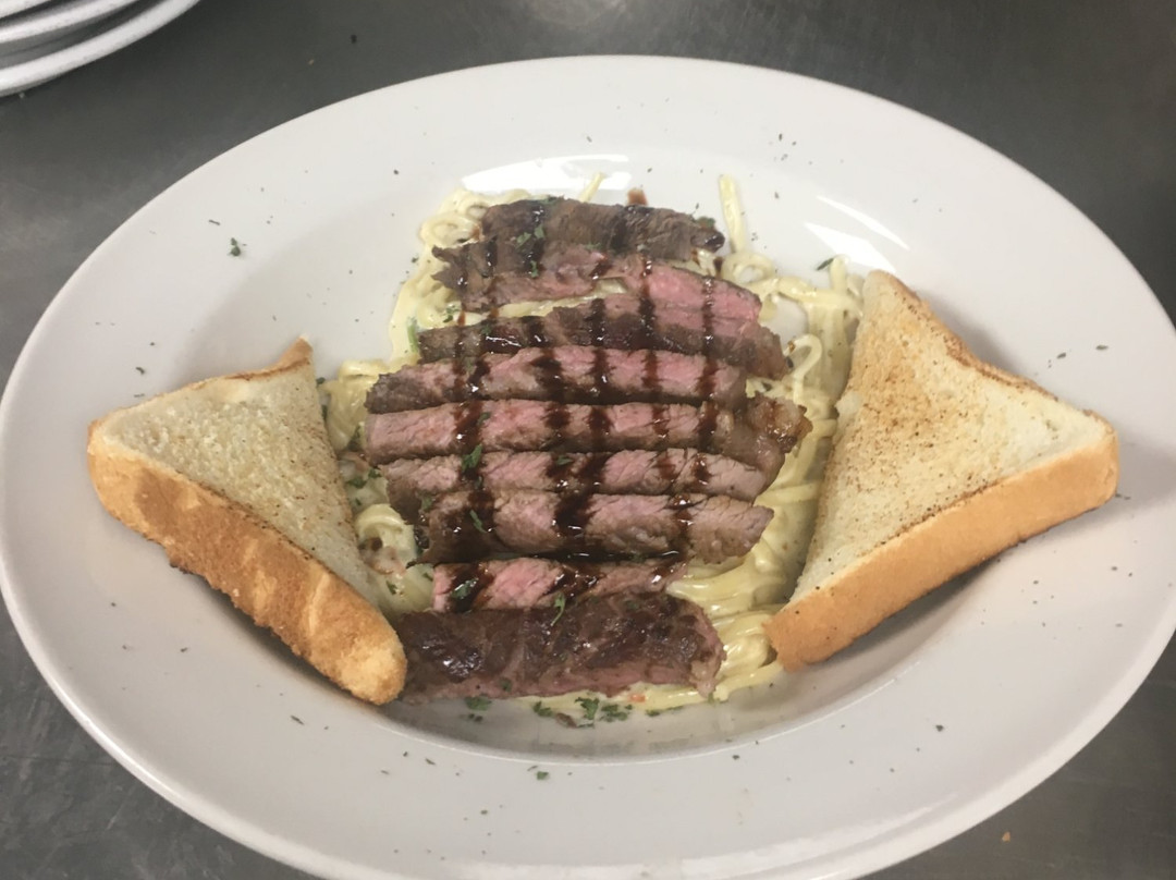 Wathena餐馆和美食-Hoof & Horn Steak House