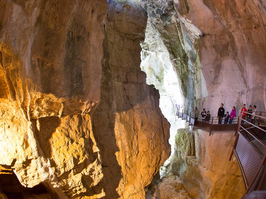 Site Historique des Grottes de Saint-Christophe景点图片