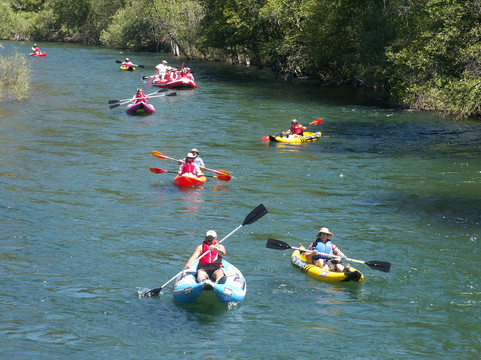 Old Bridge Rafting-Lewiston必去景点