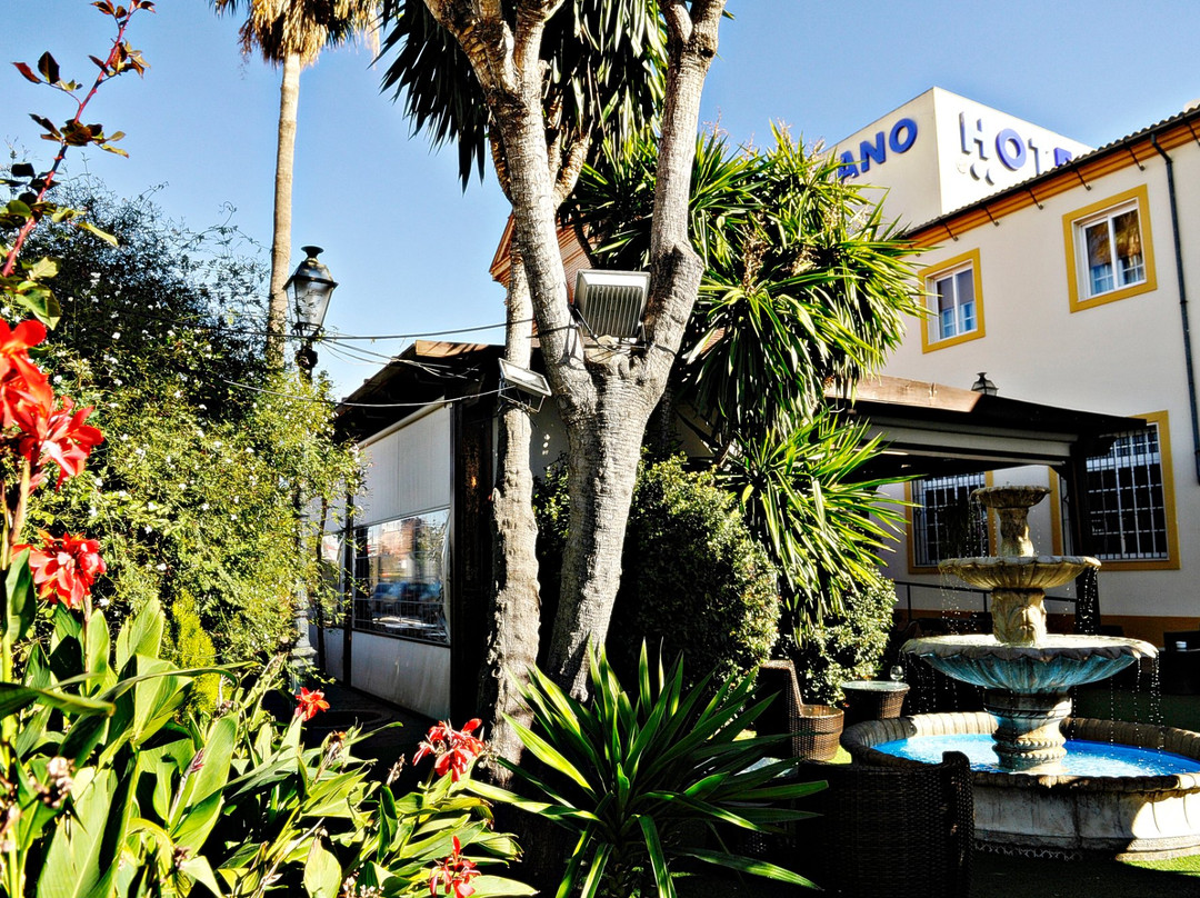 罗桑洛酒店主图