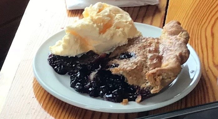 Elk Lake Resort主图