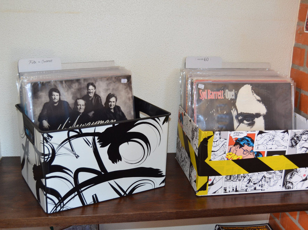 X & Records景点图片