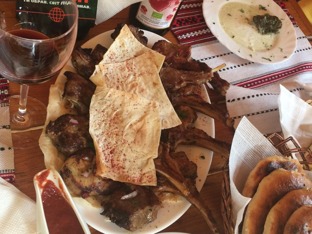 特鲁斯卡韦茨餐馆和美食-Ogni Baku