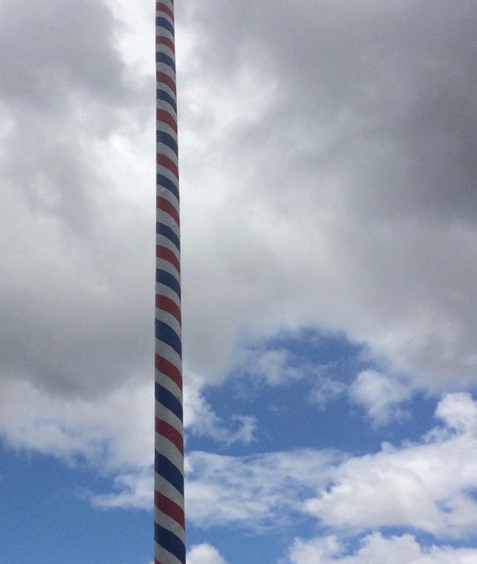 World's Tallest Barber Pole-Forest Grove必去景点