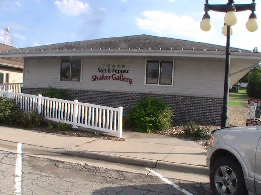 Traer Salt and Pepper Shaker Gallery-Traer必去景点