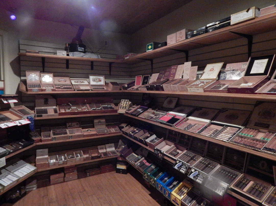 Island Girl Cigar & Wine Bar景点图片