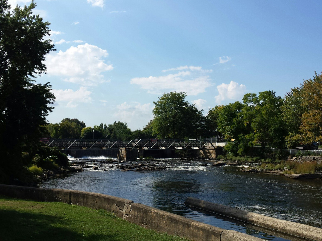 Rideau Canal Visitor Centre景点图片