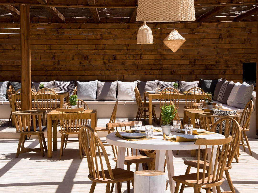 Kookoonari Beach Restaurant Bar