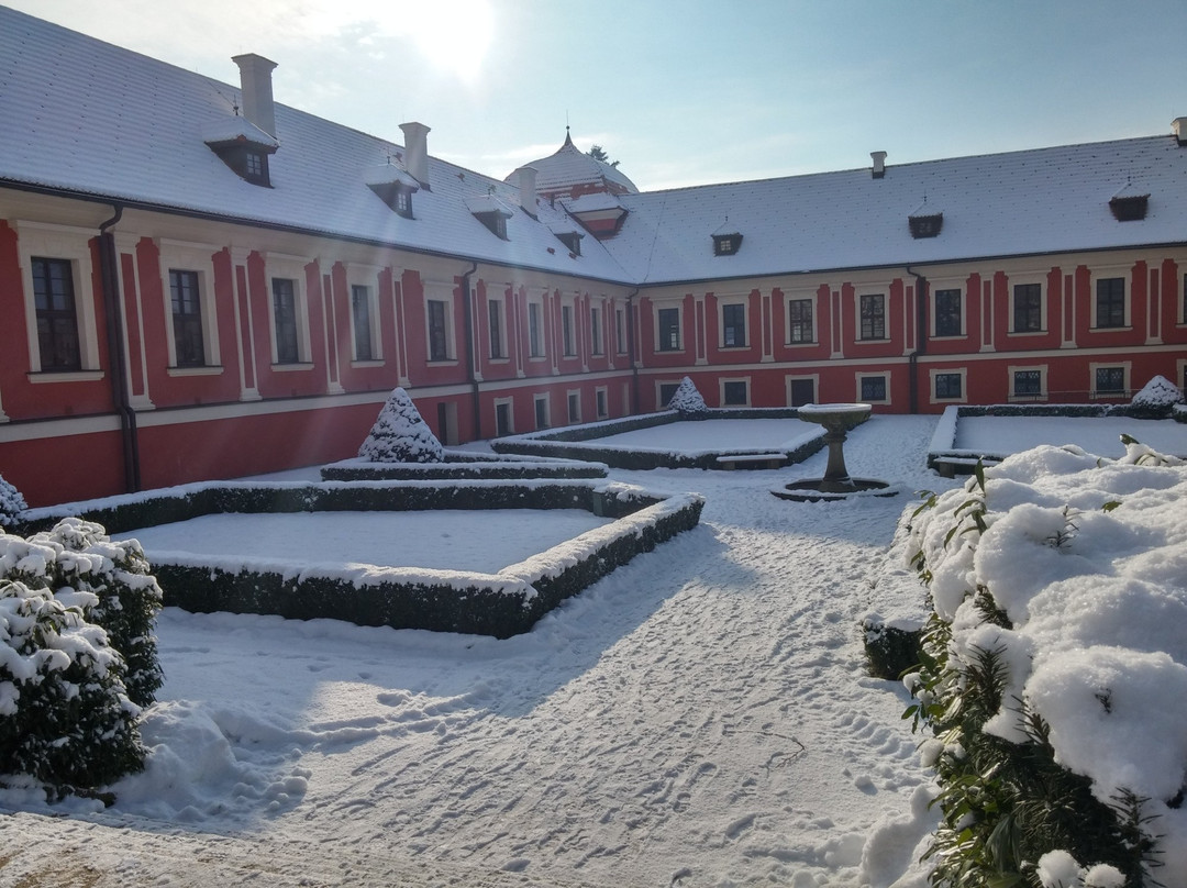 Castle Ostrov-岛城必去景点