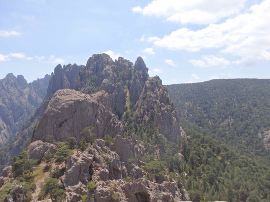 Equilibre Vertical-里昂必去景点