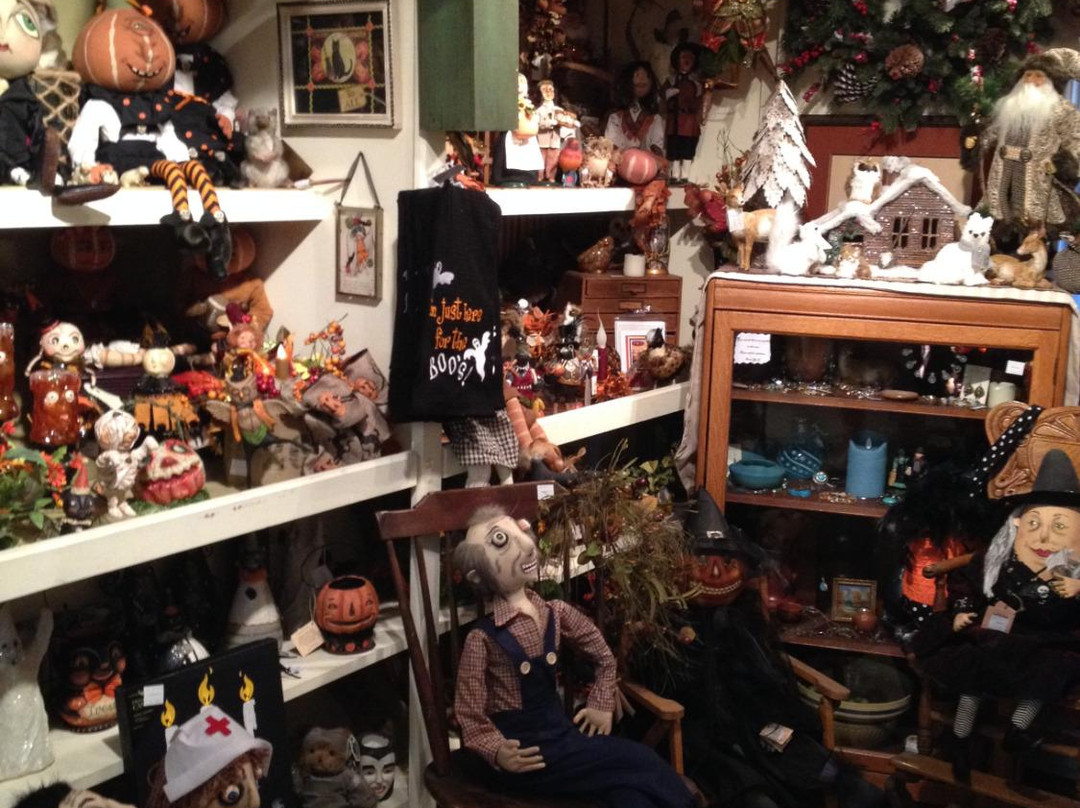 Uniques and Antiques-奥甘奎特必去景点