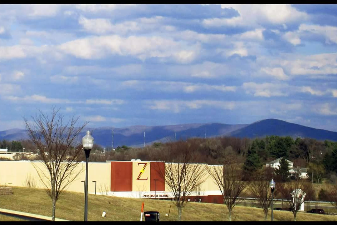 Zeus Digital Theater-韦恩斯伯勒必去景点