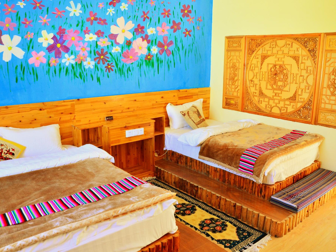 香格里拉楚登硕客栈主图