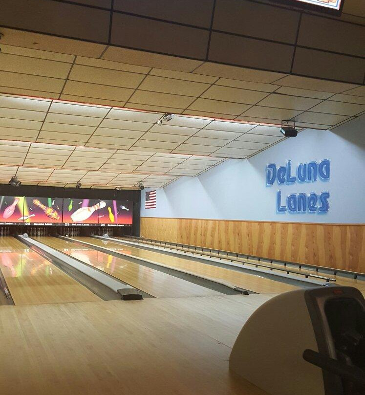 DeLuna Lanes Bowling Center景点图片
