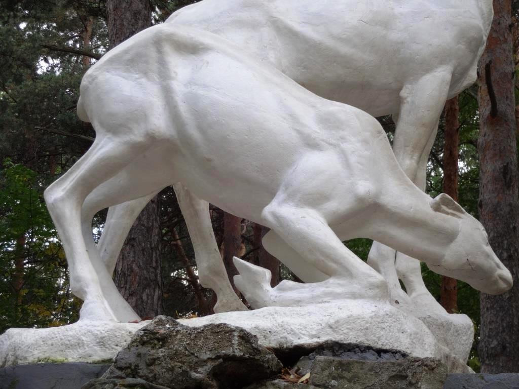Sculpture Deers-叶卡捷琳堡必去景点