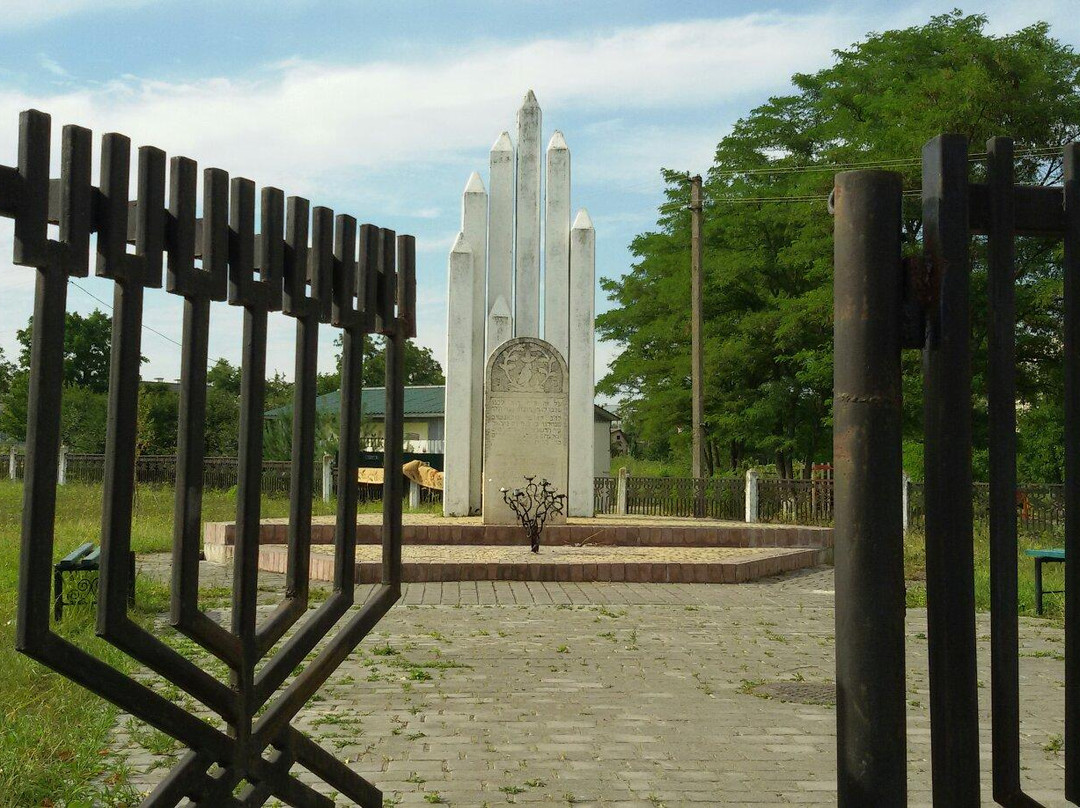 Jewish Cemetery-Zolochiv必去景点
