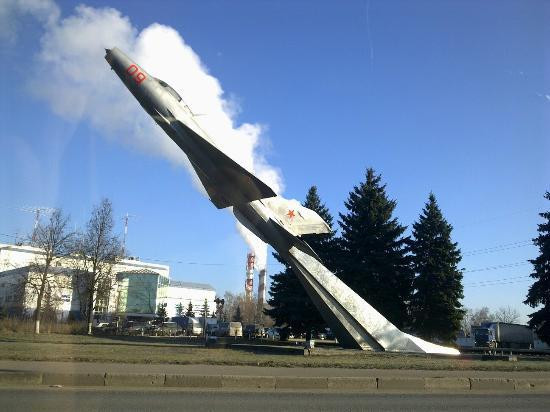 Monument to the MiG-21景点图片