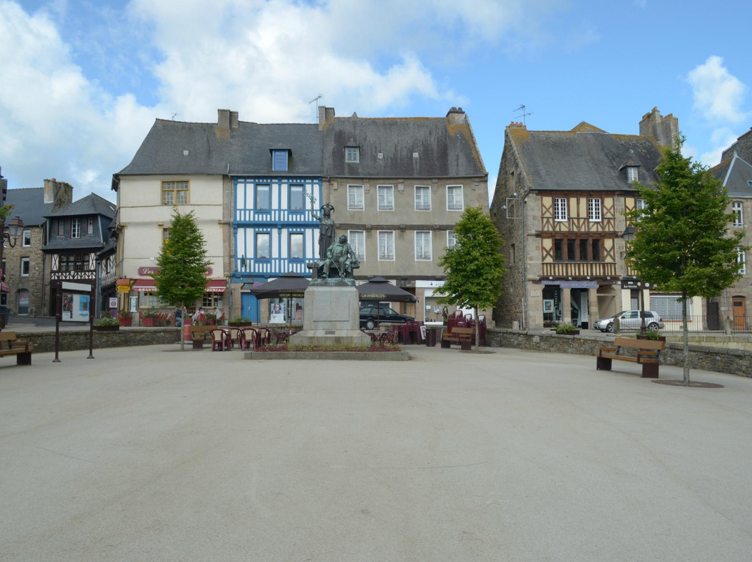 Place du Martray-特雷吉耶必去景点