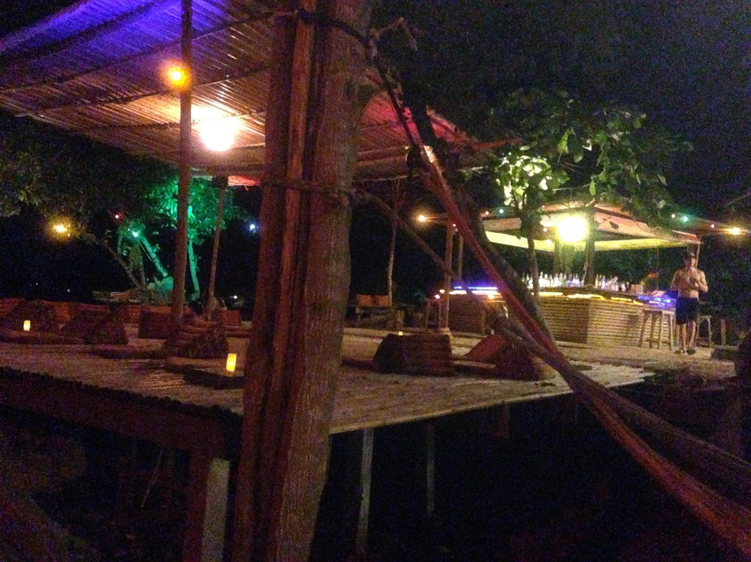 Tew Lay Bar-莱利海滩必去景点